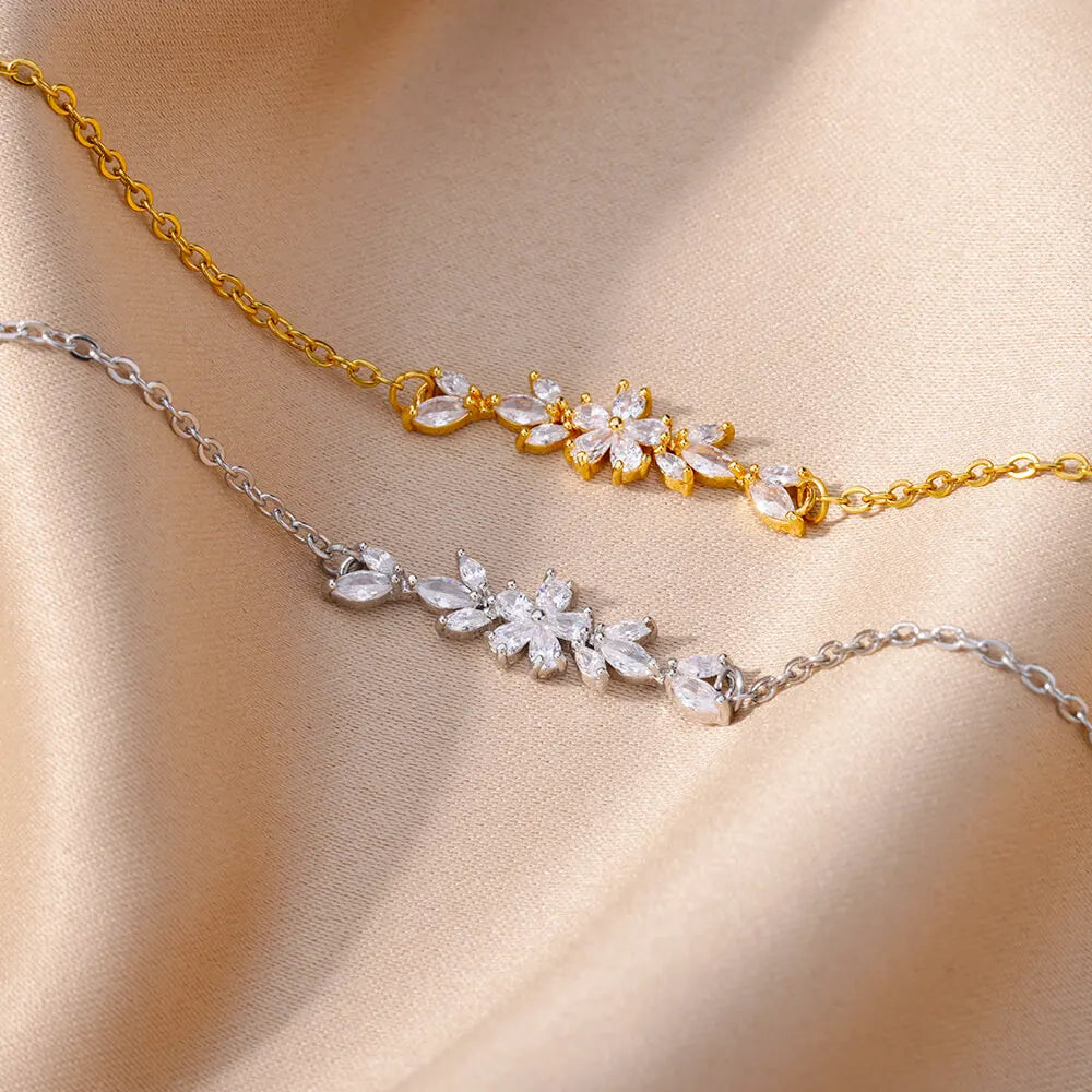 Elegant Flowers Bracelet For Women